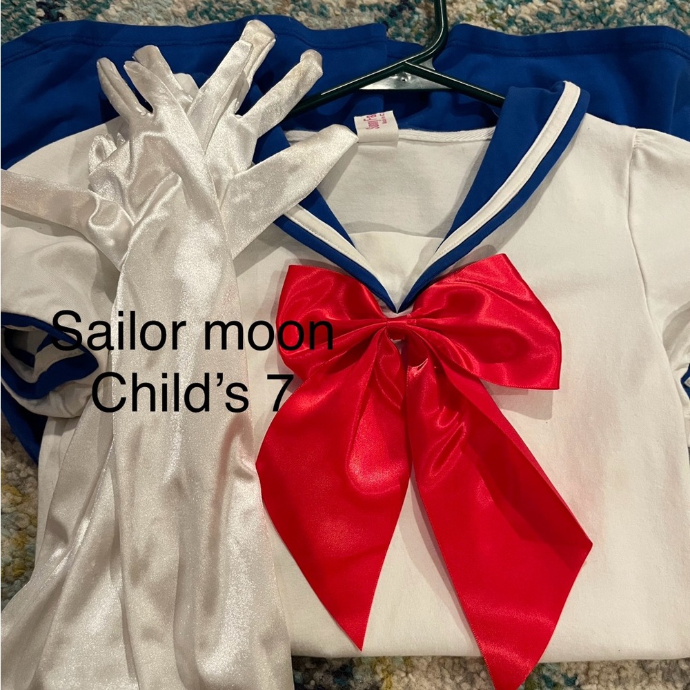 Costume
